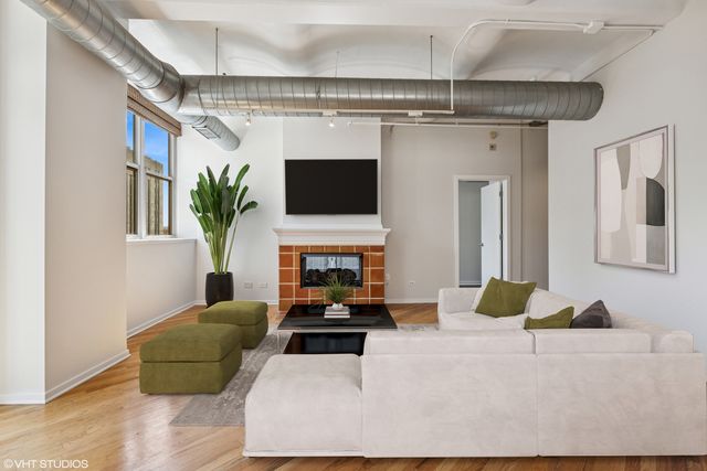 500 S CLINTON Street 710, Chicago, IL 60607