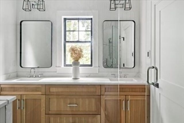 453 Albemarle Rd 453, Newton, MA 02460