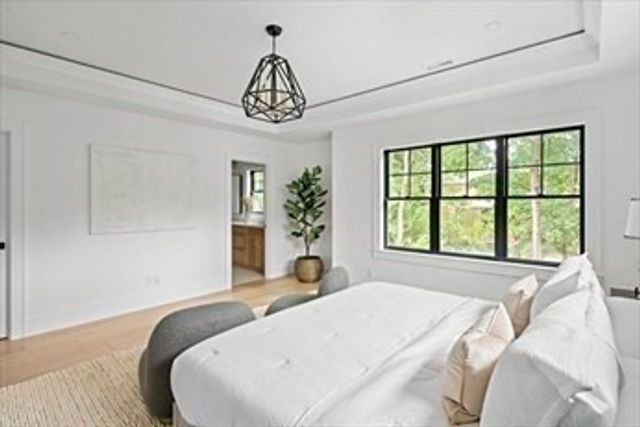 453 Albemarle Rd 453, Newton, MA 02460