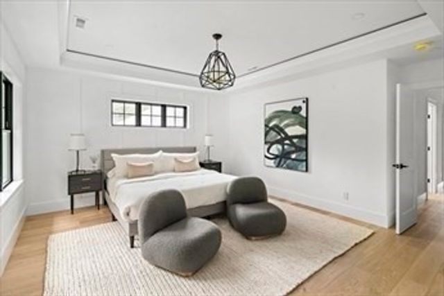 453 Albemarle Rd 453, Newton, MA 02460
