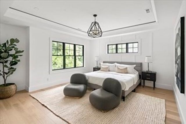 453 Albemarle Rd 453, Newton, MA 02460
