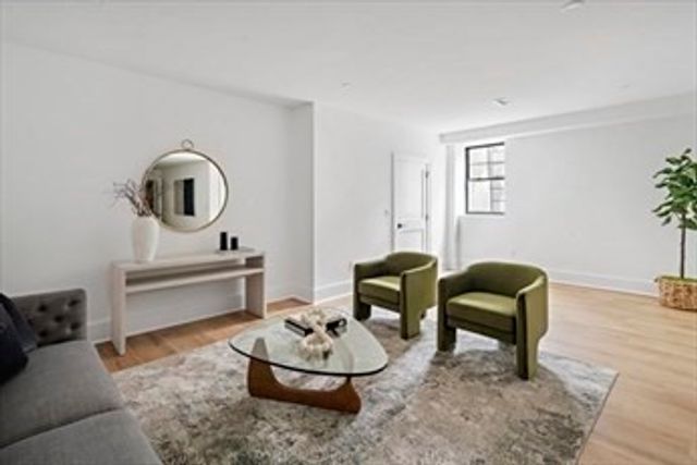 453 Albemarle Rd 453, Newton, MA 02460