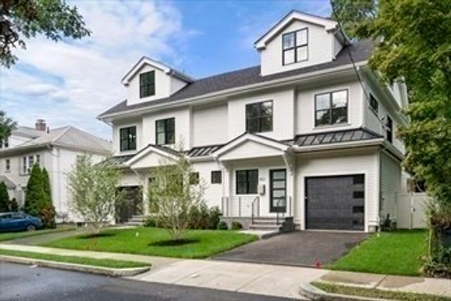 453 Albemarle Rd 453, Newton, MA 02460