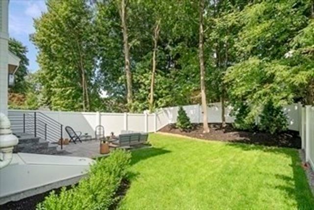 453 Albemarle Rd 453, Newton, MA 02460