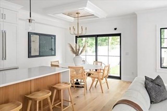 453 Albemarle Rd 453, Newton, MA 02460