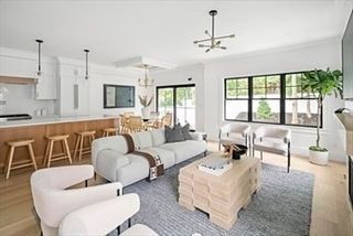 453 Albemarle Rd 453, Newton, MA 02460