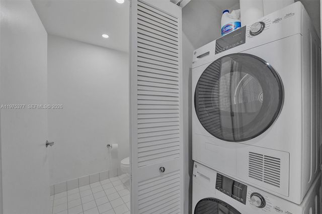 601 NE 36th St 811, Miami, FL 33137