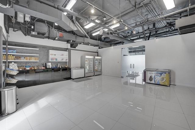 601 NE 36th St 811, Miami, FL 33137