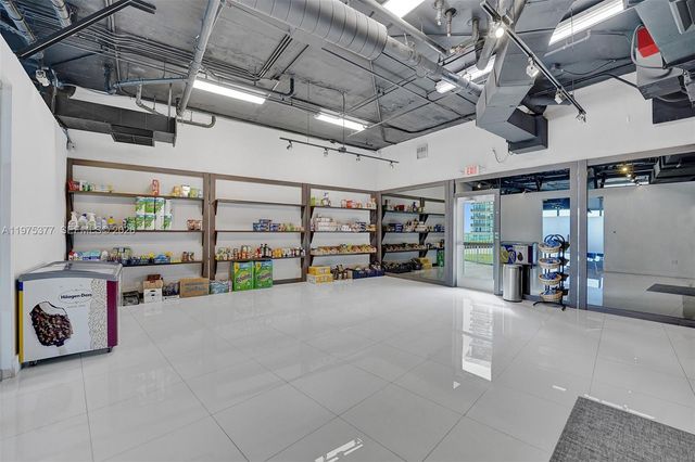 601 NE 36th St 811, Miami, FL 33137