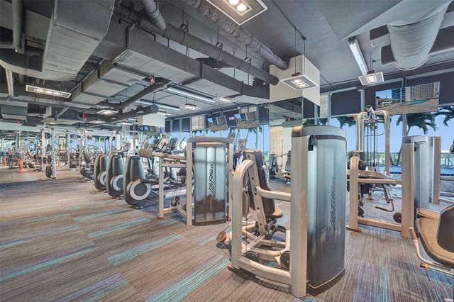 601 NE 36th St 811, Miami, FL 33137