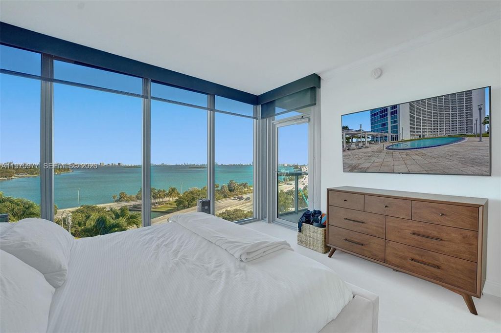 601 NE 36th St 811, Miami, FL 33137