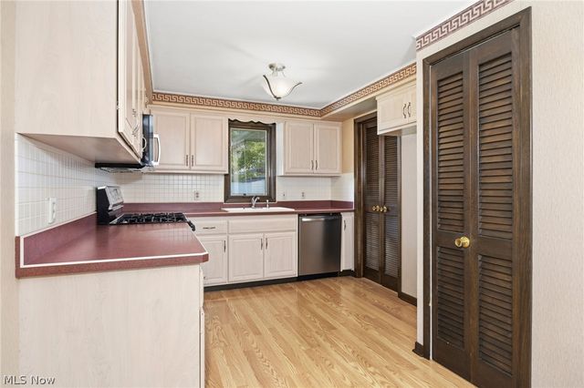5058 Millwood Drive, Broadview Heights, OH 44147