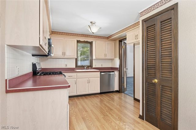 5058 Millwood Drive, Broadview Heights, OH 44147