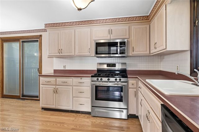 5058 Millwood Drive, Broadview Heights, OH 44147