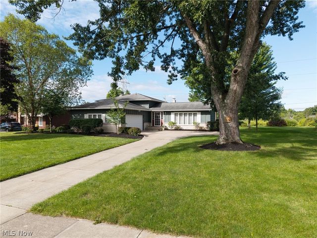 5058 Millwood Drive, Broadview Heights, OH 44147
