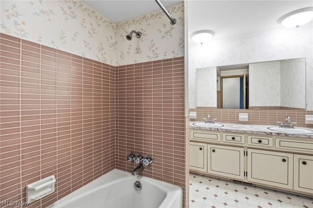 5058 Millwood Drive, Broadview Heights, OH 44147