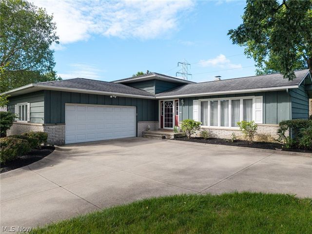 5058 Millwood Drive, Broadview Heights, OH 44147