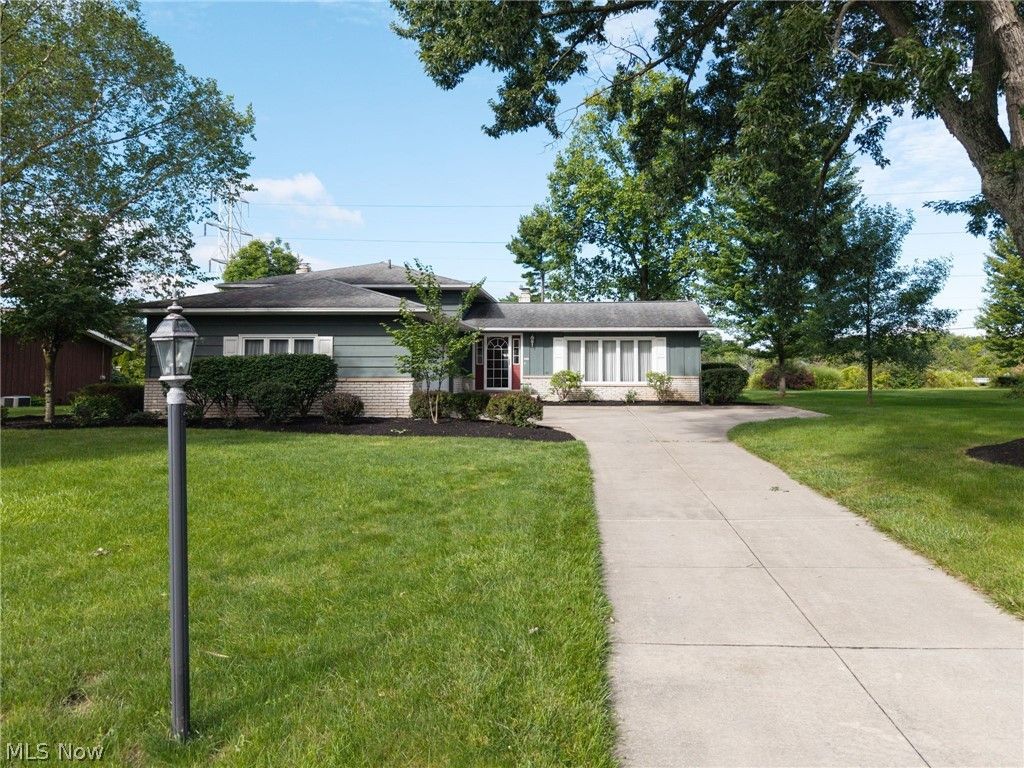 5058 Millwood Drive, Broadview Heights, OH 44147