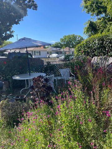 2446 N Adoline, Fresno, CA 93705