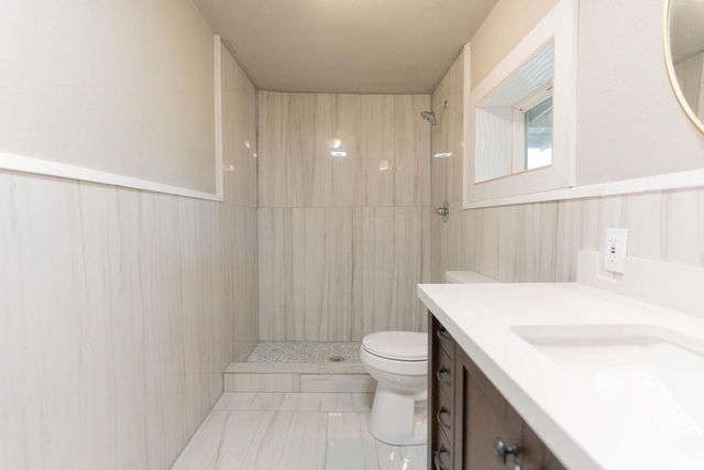 1202 W Elysian Fields Ave, Marshall, TX 75670