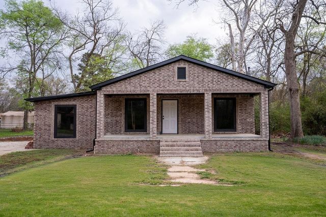 1202 W Elysian Fields Ave, Marshall, TX 75670
