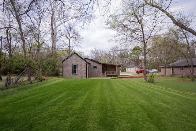 1202 W Elysian Fields Ave, Marshall, TX 75670