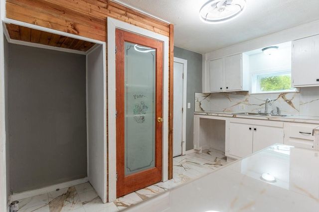 1202 W Elysian Fields Ave, Marshall, TX 75670