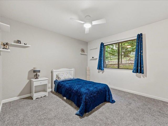 10544 Alta Sierra Dr, Grass Valley, CA 95949