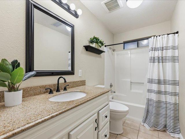 10544 Alta Sierra Dr, Grass Valley, CA 95949