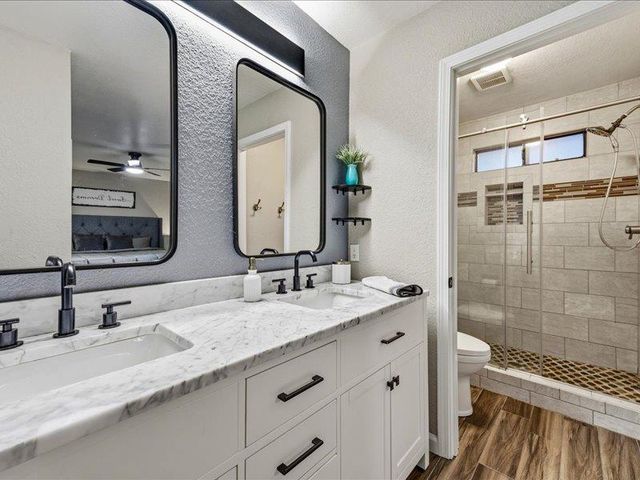 10544 Alta Sierra Dr, Grass Valley, CA 95949