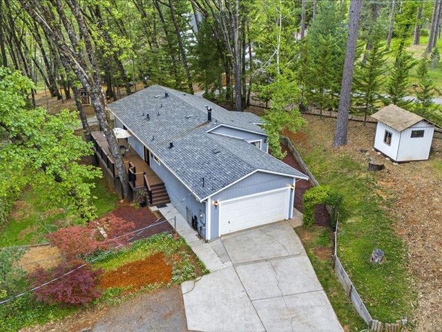 10544 Alta Sierra Dr, Grass Valley, CA 95949