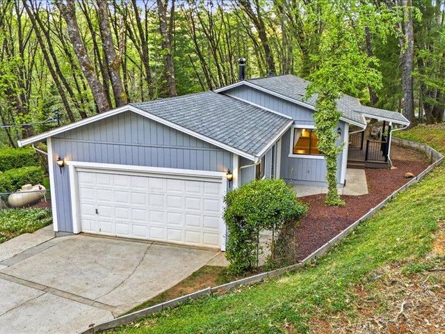 10544 Alta Sierra Dr, Grass Valley, CA 95949