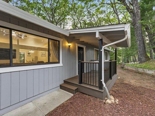 10544 Alta Sierra Dr, Grass Valley, CA 95949