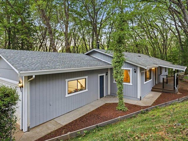 10544 Alta Sierra Dr, Grass Valley, CA 95949