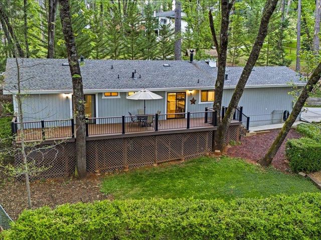 10544 Alta Sierra Dr, Grass Valley, CA 95949