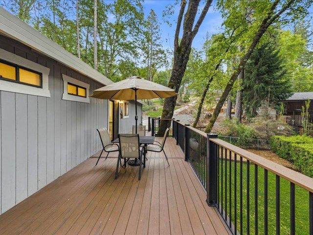 10544 Alta Sierra Dr, Grass Valley, CA 95949