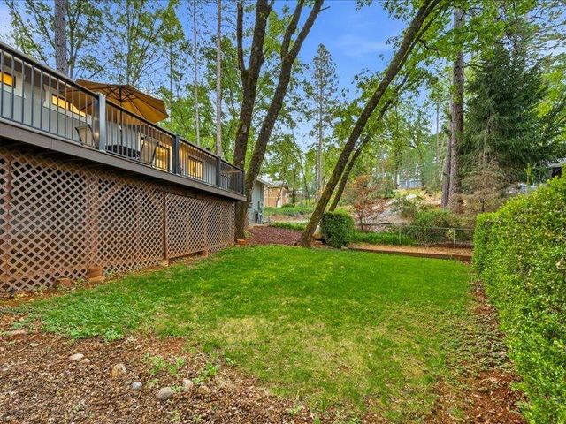 10544 Alta Sierra Dr, Grass Valley, CA 95949