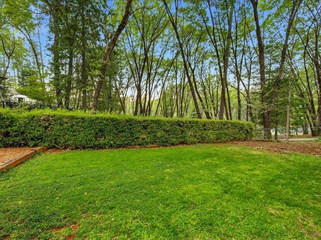 10544 Alta Sierra Dr, Grass Valley, CA 95949