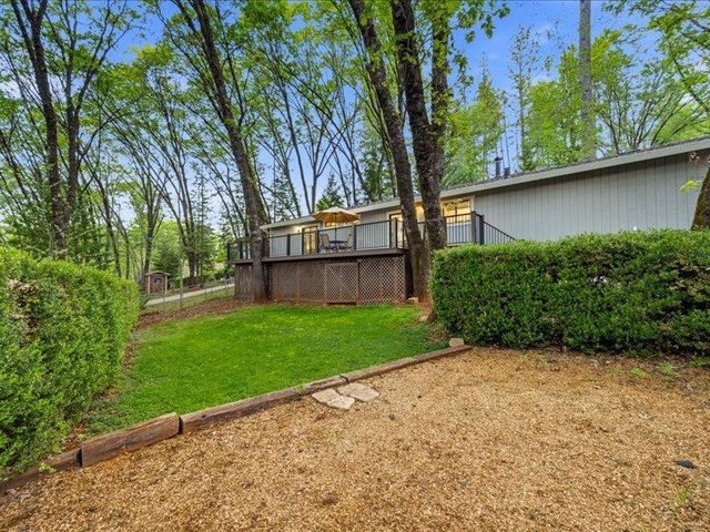 10544 Alta Sierra Dr, Grass Valley, CA 95949