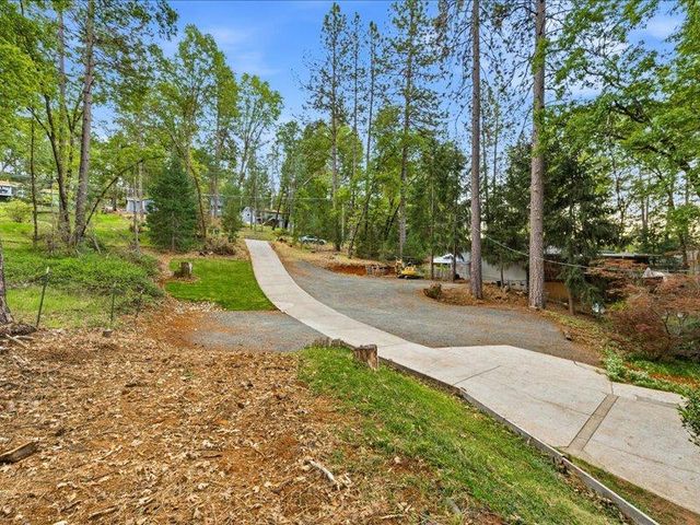 10544 Alta Sierra Dr, Grass Valley, CA 95949