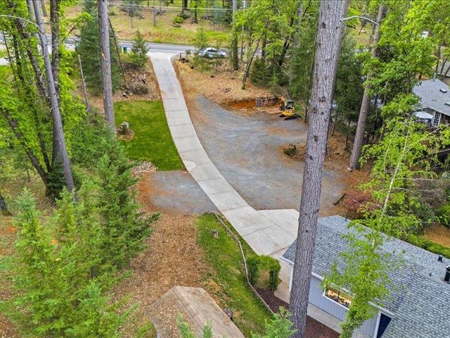 10544 Alta Sierra Dr, Grass Valley, CA 95949