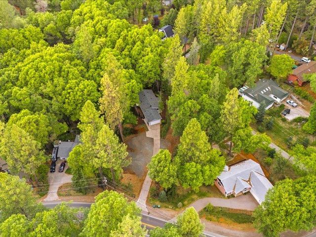 10544 Alta Sierra Dr, Grass Valley, CA 95949