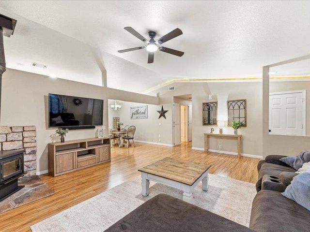 10544 Alta Sierra Dr, Grass Valley, CA 95949