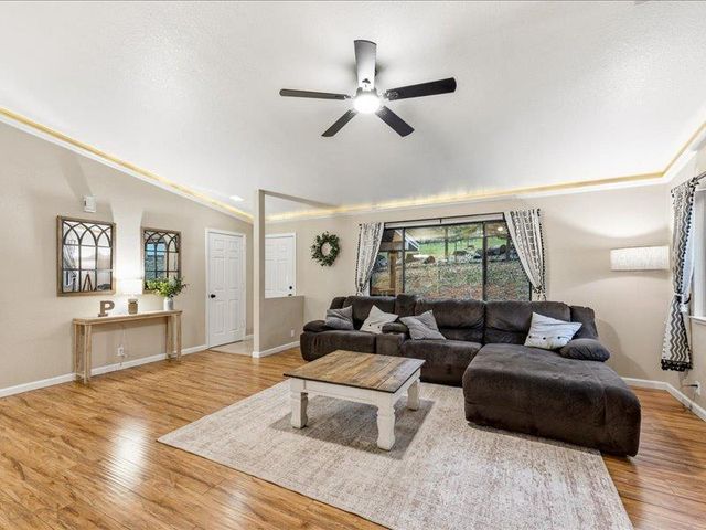 10544 Alta Sierra Dr, Grass Valley, CA 95949