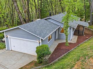 10544 Alta Sierra Dr, Grass Valley, CA 95949