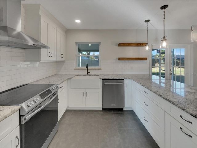 3305 PEACOCK LANE, Mulberry, FL 33860