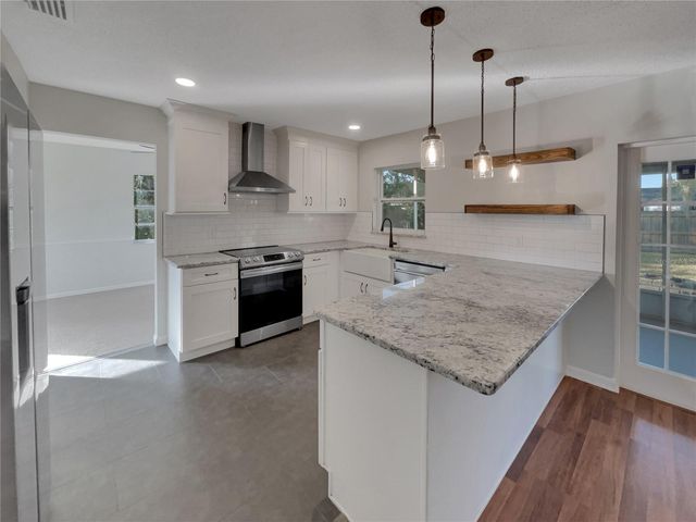 3305 PEACOCK LANE, Mulberry, FL 33860