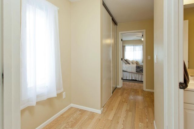 831 Weeks Avenue SE, Minneapolis, MN 55414