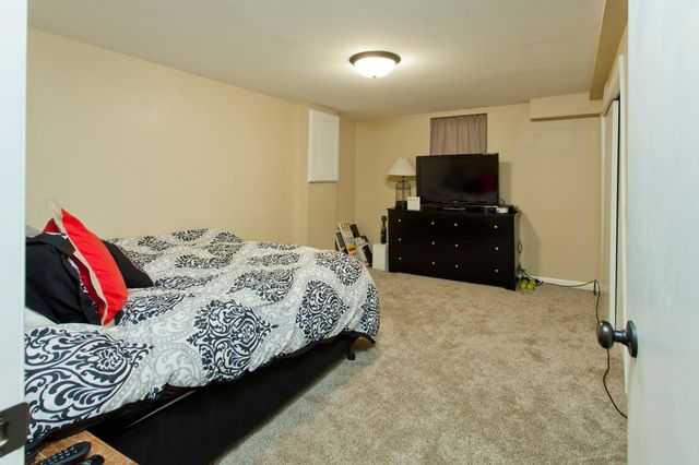 831 Weeks Avenue SE, Minneapolis, MN 55414