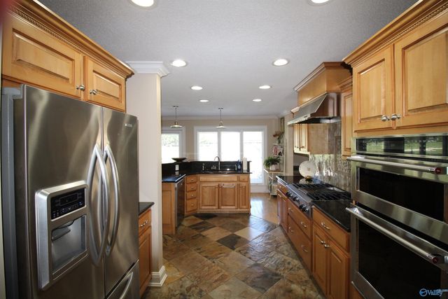 725 Lily Flagg Road SE, Huntsville, AL 35802